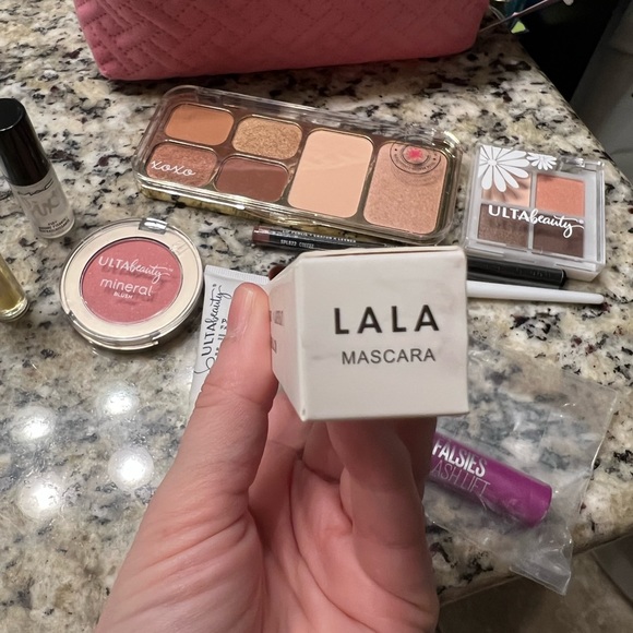NWT makeup bundle - Picture 4 of 8